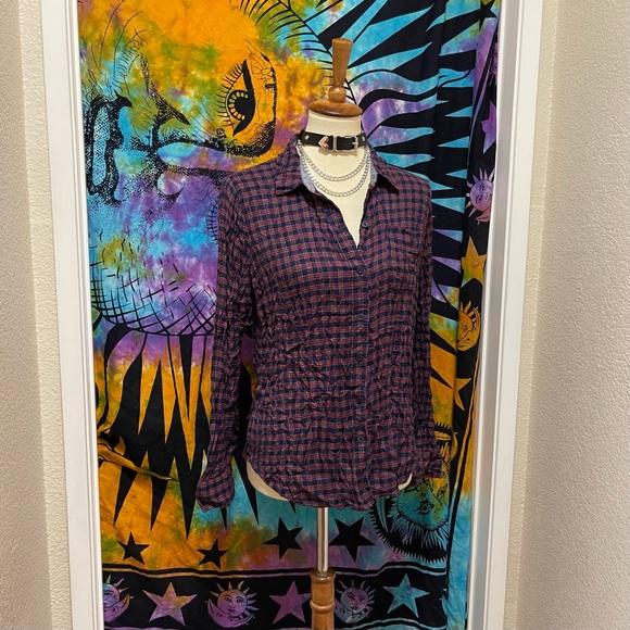 🌈 Lovely plaid button detail top - Picture 3 of 11